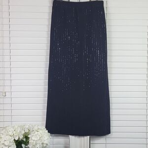 St. John Evening BEAUTIFUL Santana knit black slit embelishment. Size 4